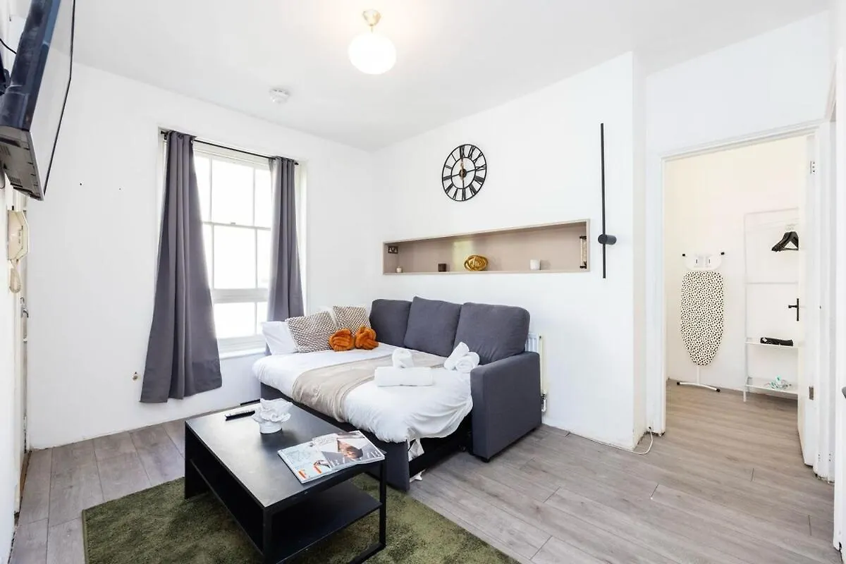 Spacious 2Br Sleeps Six 4 Mins To Old Street London Apartment