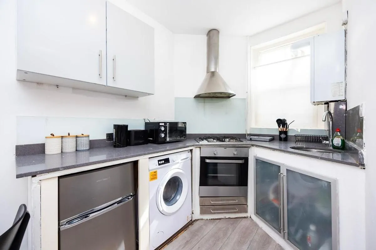 Spacious 2Br Sleeps Six 4 Mins To Old Street London Apartment