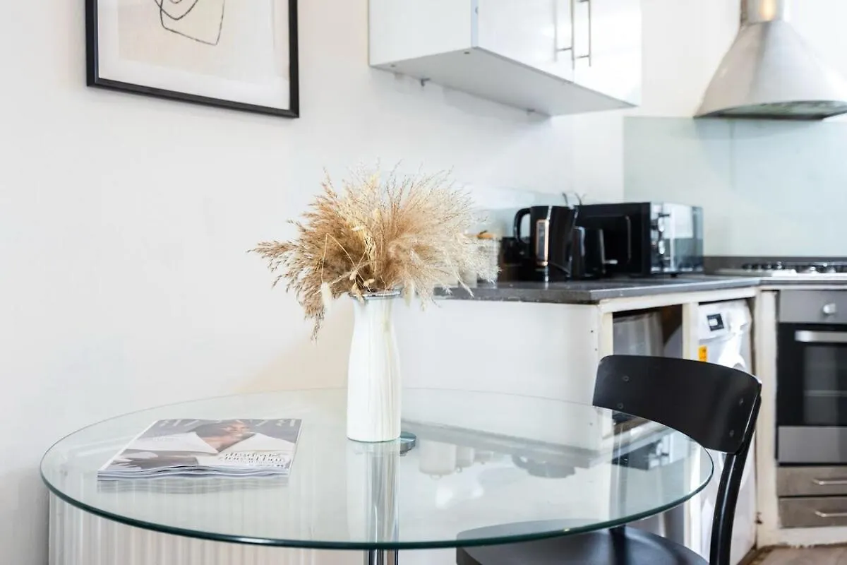 Spacious 2Br Sleeps Six 4 Mins To Old Street London 0*,
